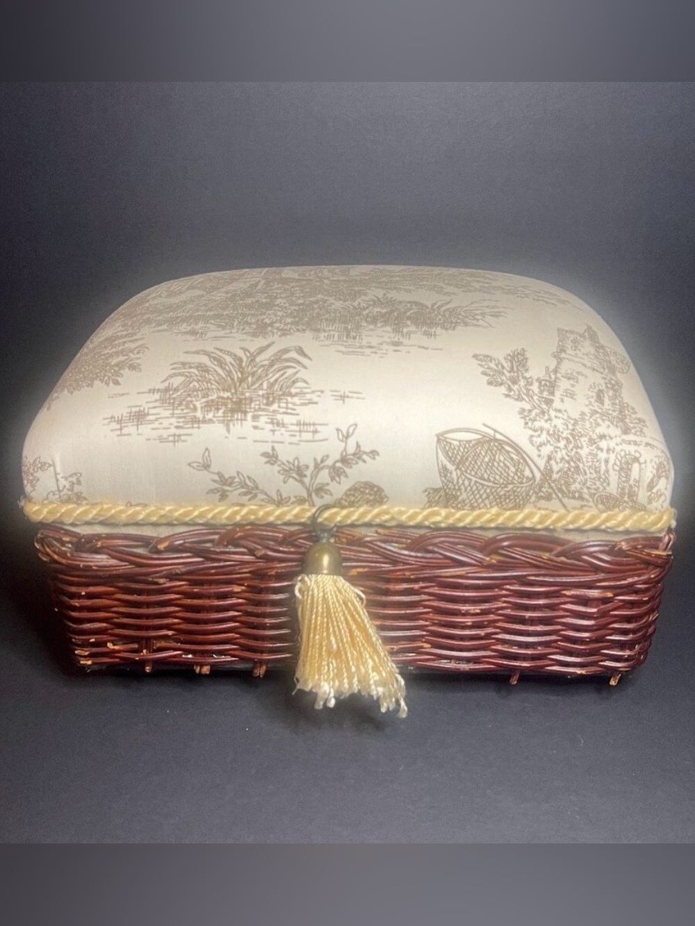 Vintage Wicker & Cushioned Toile Fabric French Country Scene Jewelry Trinket Box